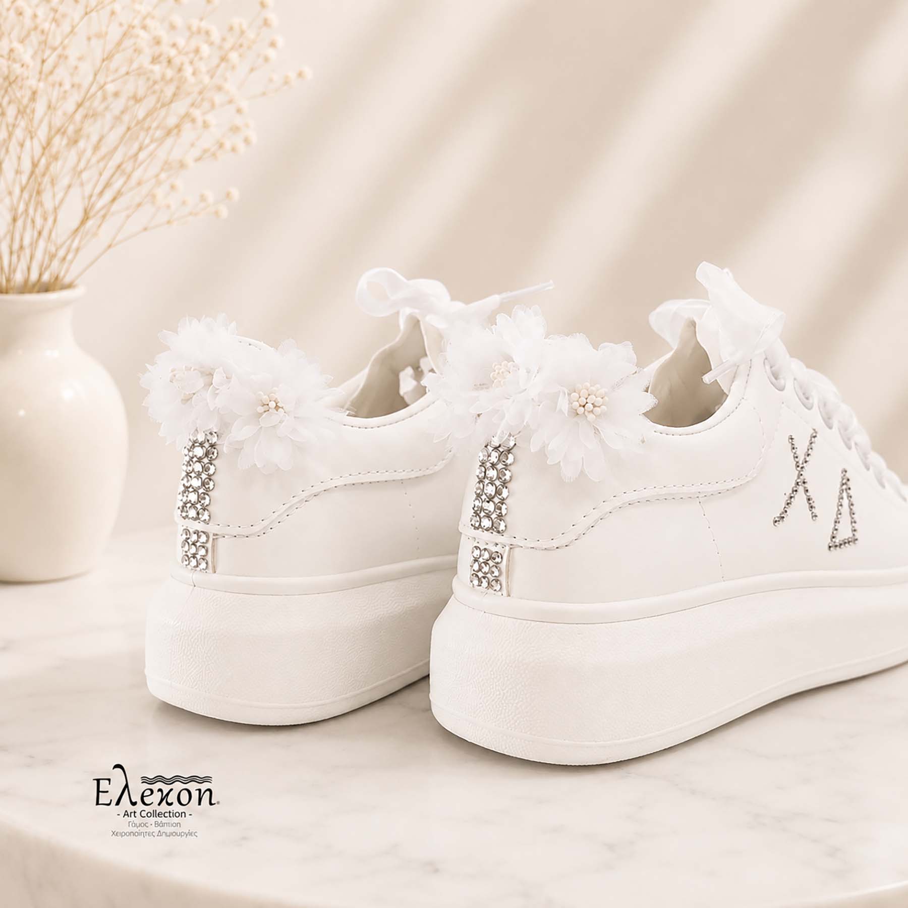 Νυφικά Sneakers με Στρας, Λουλούδια και Οργάντζα Κορδόνια – Λευκά - Image 4