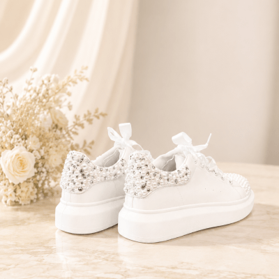 Νυφικά Sneakers με Πέρλες , στρας και Σατέν Κορδόνια – Λευκά