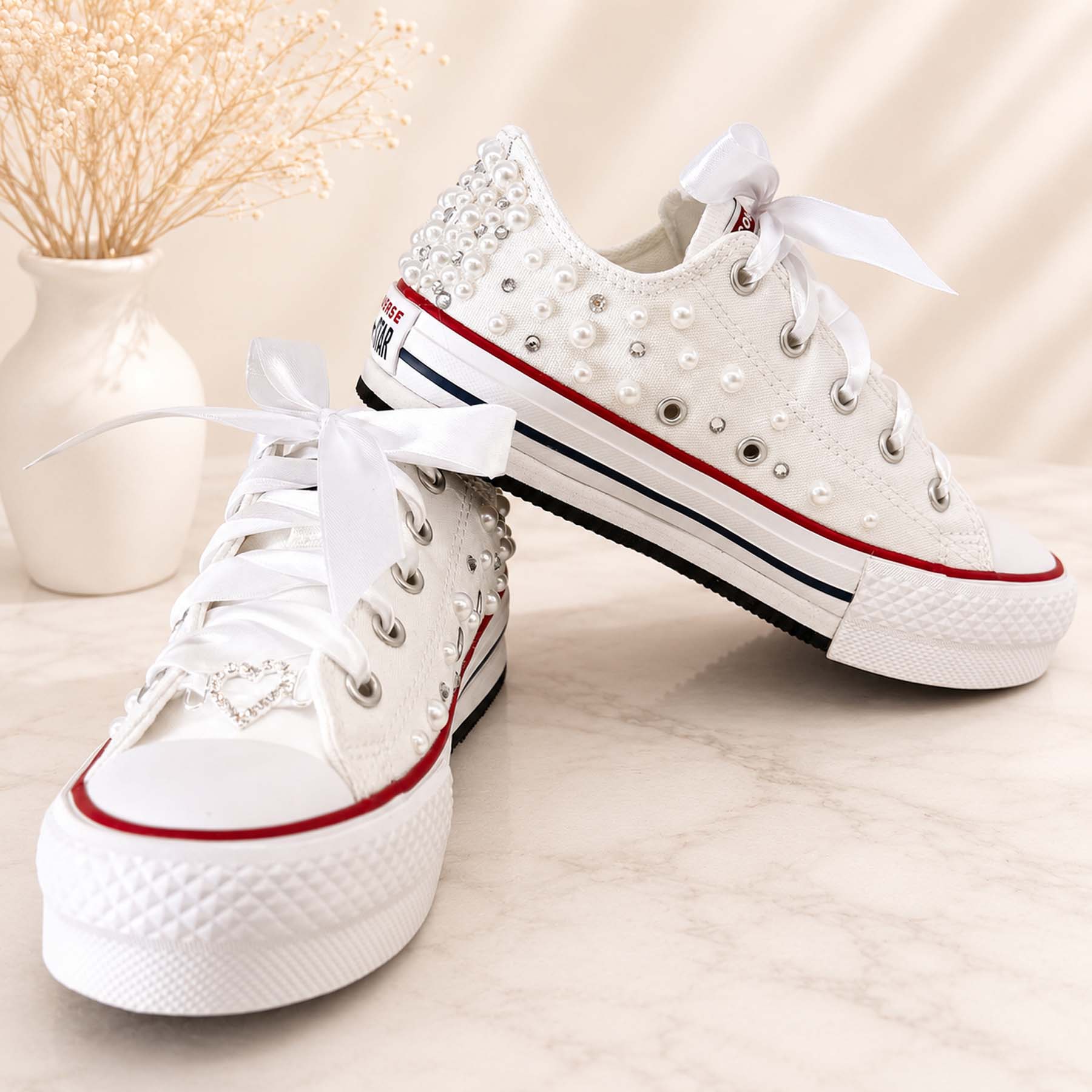 Παιδικά converse χαμηλά– Λευκά με Πέρλες & Στρας - Image 2
